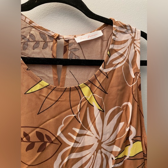 NWOT Floral Print Keyhole Back Sleeveless Cinnamon Maxi Dress. Size - Small - Picture 7 of 8